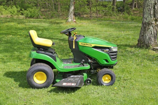 Lawn mower tractor